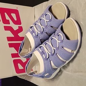 NWT Rka Fisherman sandal